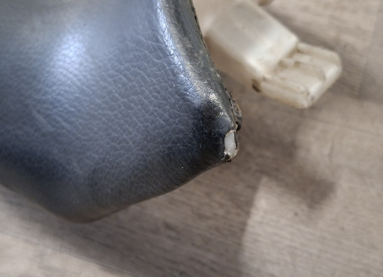 Zadel Kawasaki GPX 750