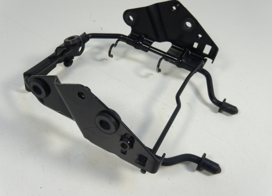 Stay upper cowl Suzuki GSR 600