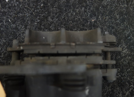 Bremssattel Bremszange vorn rechts Suzuki GSR 750