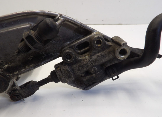 Fussrastetrager vorne rechts Suzuki RF 600