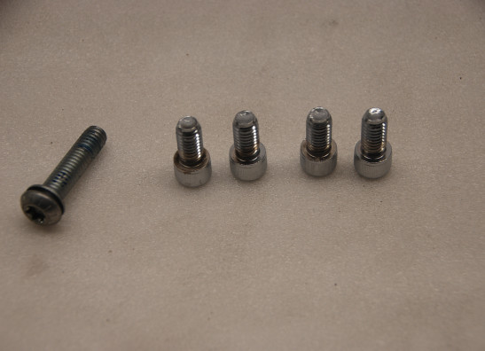 Voetsteun links Harley Davidson Softtail