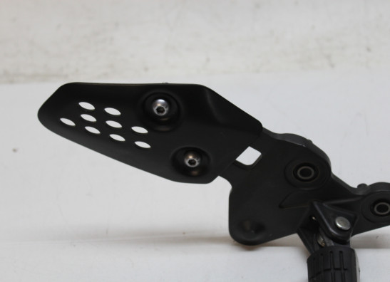 Main step holder right Yamaha Tracer 7