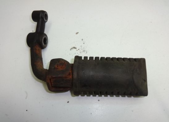 Footrest right Suzuki GS 450