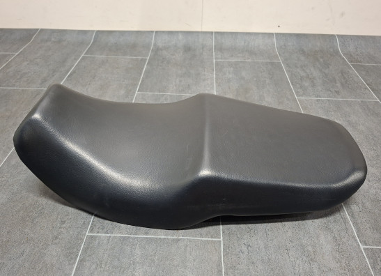 Zadel Suzuki RF 900