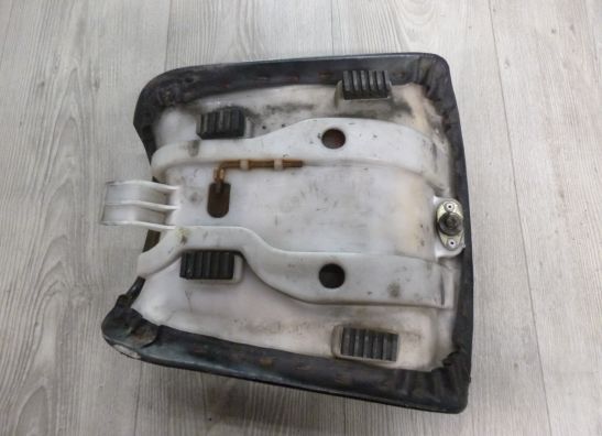 Zadel Suzuki GSX R 750