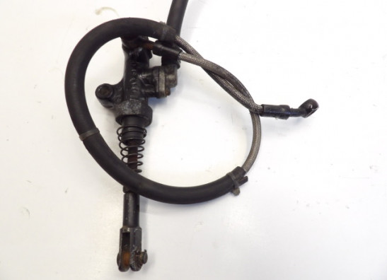 Rempomp achter Yamaha FZR 400