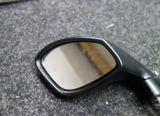 Spiegel links Aprilia RSV 1000