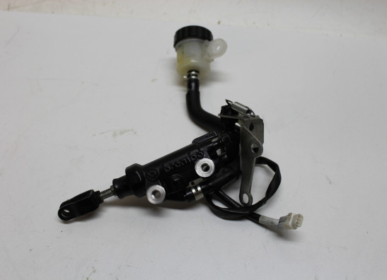 Rempomp achter Yamaha XJ 6 N