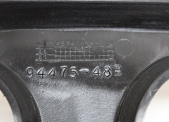 Cowl V shape under Suzuki GSX 1100 EF ES