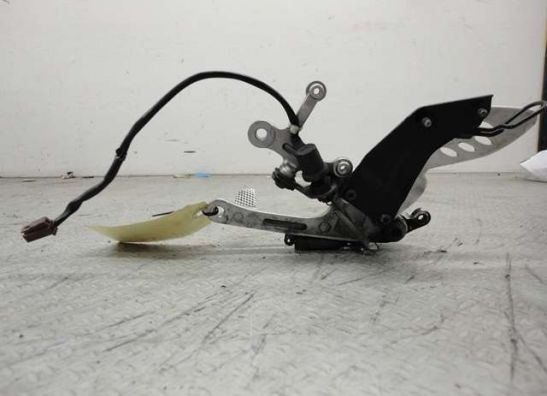 Fussrastetrager vorne rechts Yamaha YZF R1