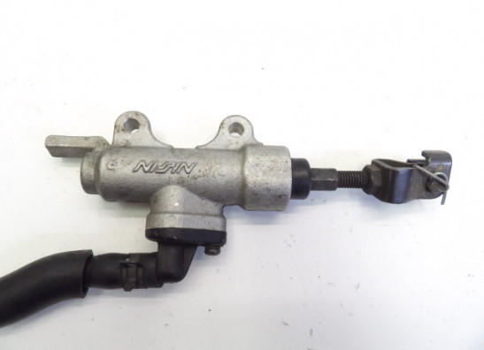 Rempomp achter Honda ST 1300 Pan European