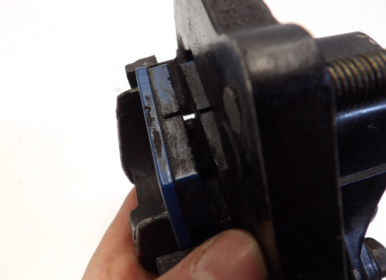 Brake caliper right front Suzuki GSX 750