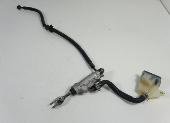 Rempomp achter Suzuki GSR 600 2006-2009