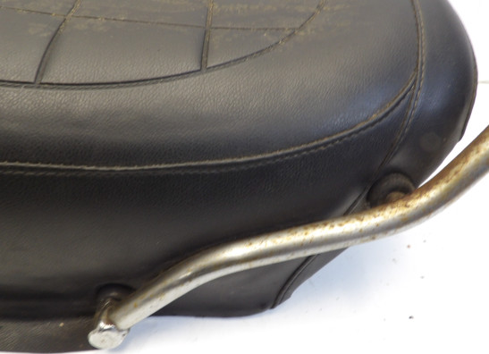 Zadel Suzuki GSX 750