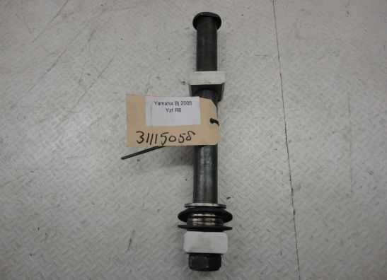 Rear axle Yamaha YZF R6