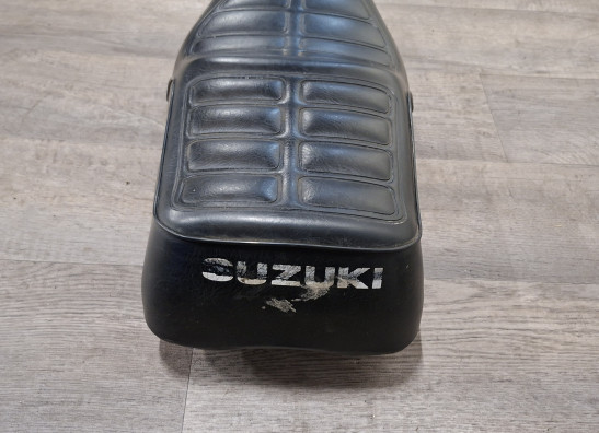 Zadel Suzuki GN 250