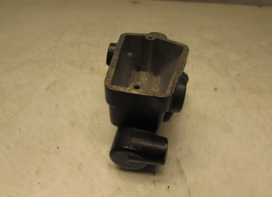 Front brake master cylinder  Yamaha V max