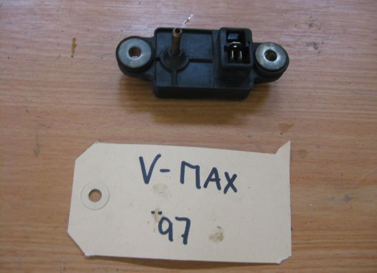 Relay Yamaha V max