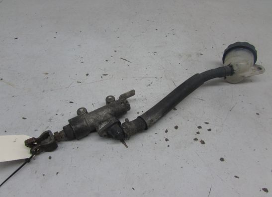 Rempomp achter Honda CBR 1000 F