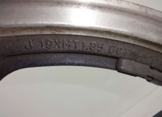 Front Wheel Yamaha XV 700 / 750 SE