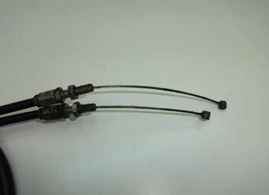 Throttle cable Suzuki GS 500 E