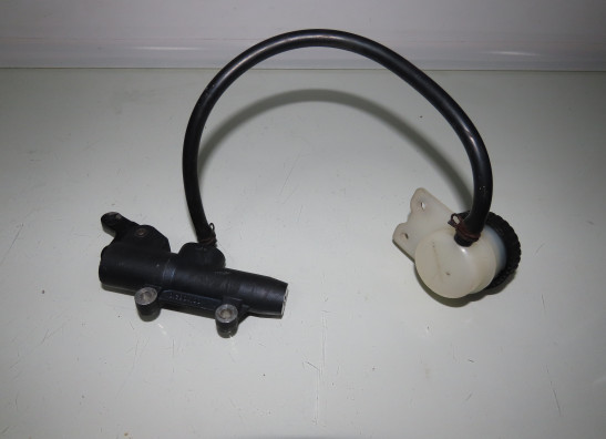 Rempomp achter Moto Guzzi California 1100