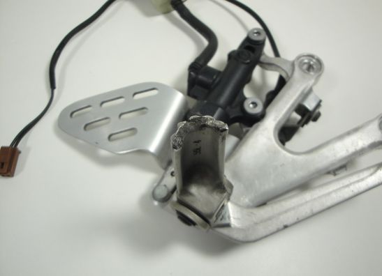 Main step holder right Yamaha YZF R6