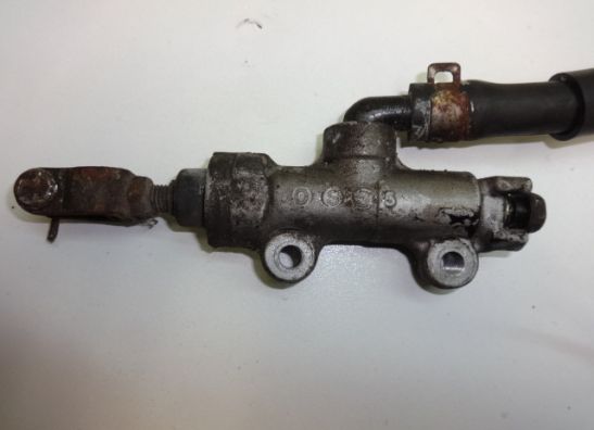 Rempomp achter Kawasaki ZR 7