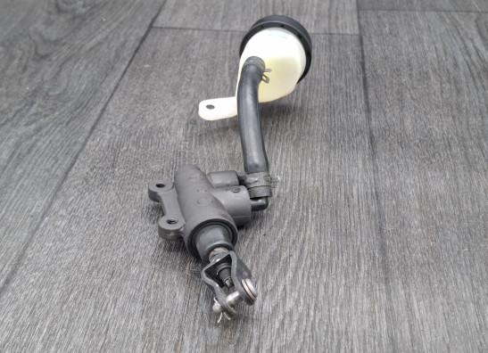 Rempomp achter BMW R 1200 GS LC