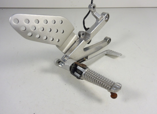 Fussrastetrager vorne rechts Yamaha YZF R1