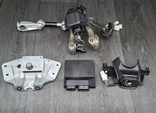 Slotenset Yamaha Niken GT