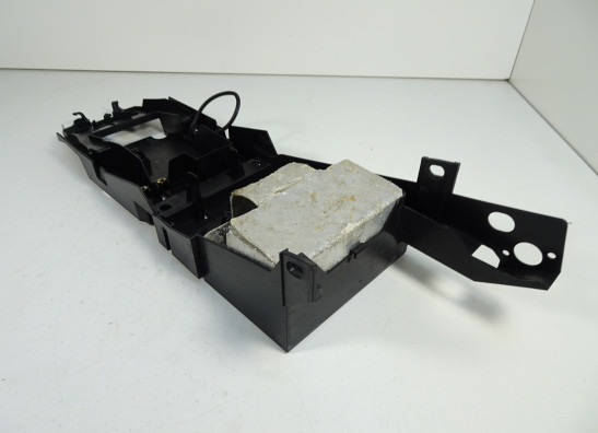 Batterie befestigung Yamaha FZ1