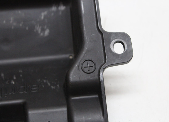 Batterie befestigung Aprilia Tuono 660