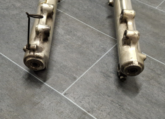 Voorpoten compleet Suzuki Madura 1200