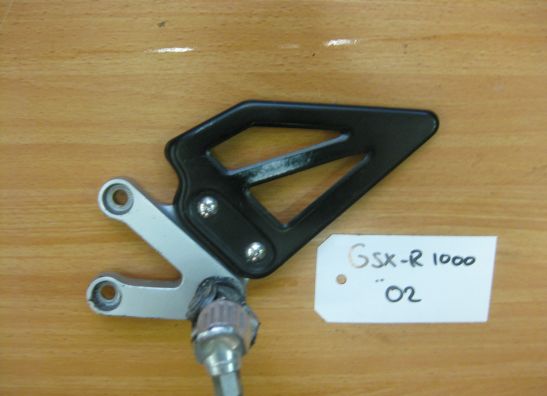 Fussrastetrager vorne links Suzuki GSX R 1000