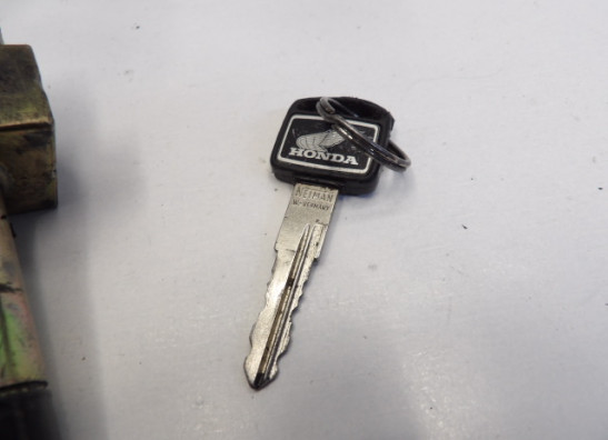 Contact slot Honda VF 700  750 S Sabre