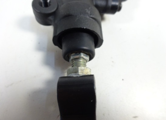 Rempomp achter Honda CBF 1000