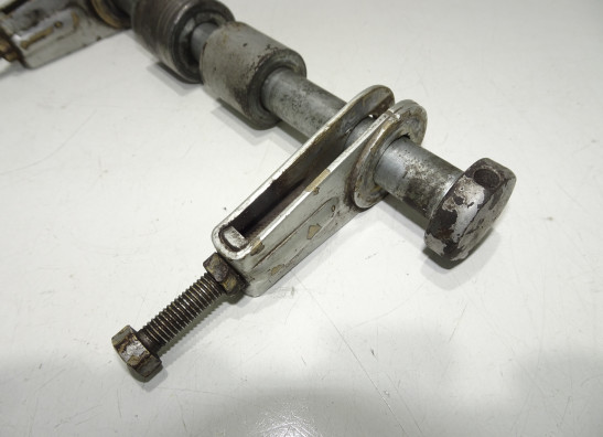 Hinterradachse Kawasaki LTD 440