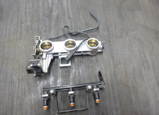 Gasklephuis Triumph Speed Triple 1050