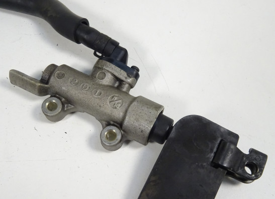 Rempomp achter Honda ST 1300 Pan European