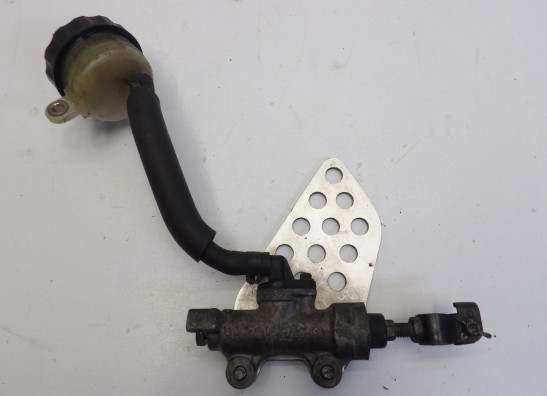 Rempomp achter Honda CBR Fireblade