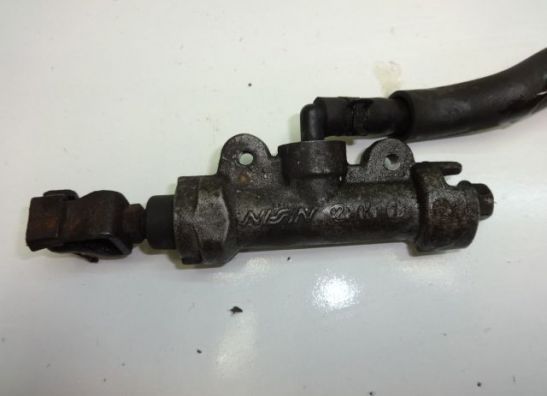 Rempomp achter Honda CBR 600 F