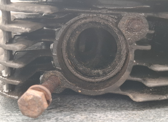 Cylinder head Suzuki GSX 400 E