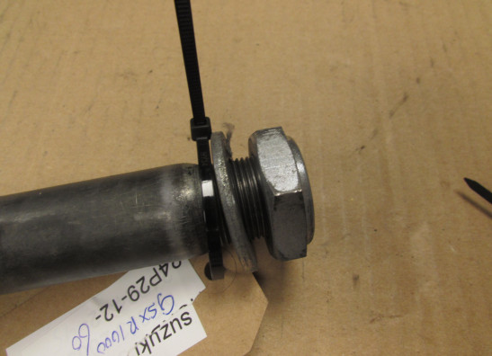 Rear axle Suzuki GSX R 1000