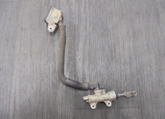 Rempomp achter Honda CBR 600 F