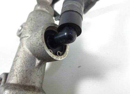 Rempomp achter Kawasaki ER 6