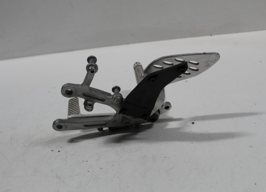 Fussrastetrager vorne rechts Yamaha YZF R1