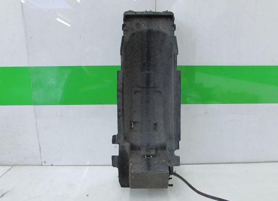 Batterie befestigung Kawasaki ZZR 1100