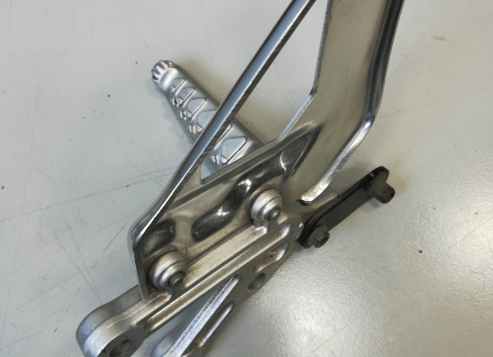 Footrest right Aprilia RSV 1000