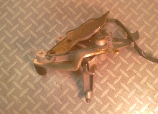 Fussrastetrager vorne rechts Honda VFR 750